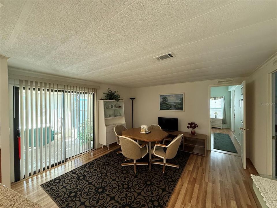 En Venta: $164,500 (2 camas, 2 baños, 1344 Pies cuadrados)