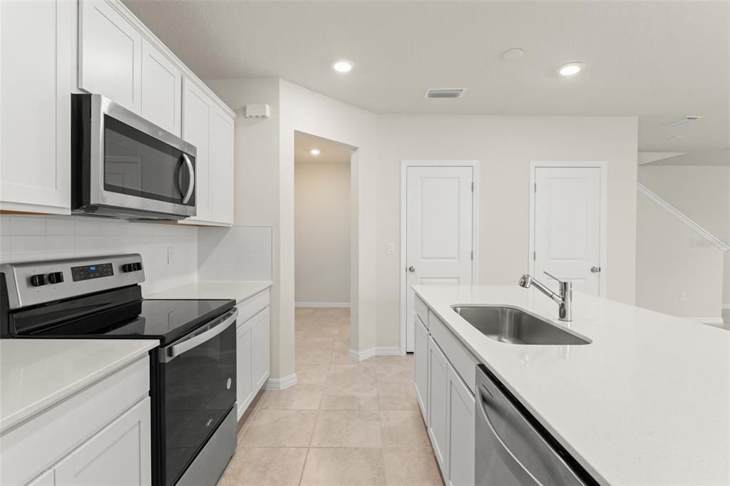 For Sale: $425,000 (3 beds, 2 baths, 1628 Square Feet)