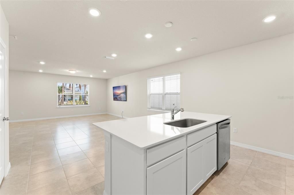 For Sale: $425,000 (3 beds, 2 baths, 1628 Square Feet)