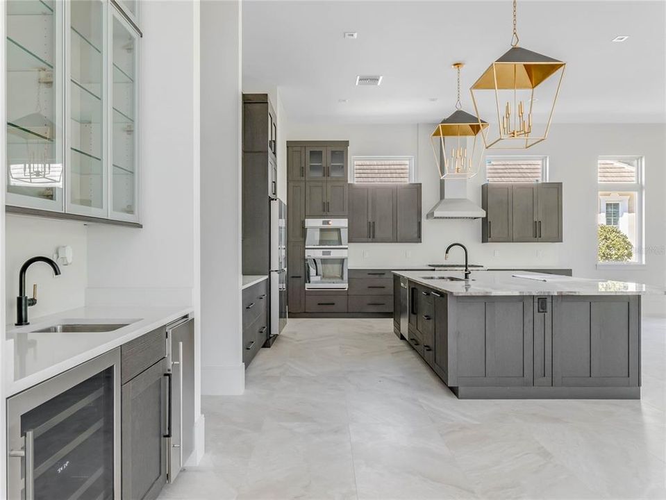 For Sale: $3,150,000 (5 beds, 5 baths, 6362 Square Feet)