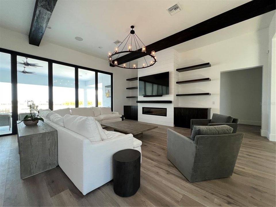 For Sale: $3,150,000 (5 beds, 5 baths, 6362 Square Feet)