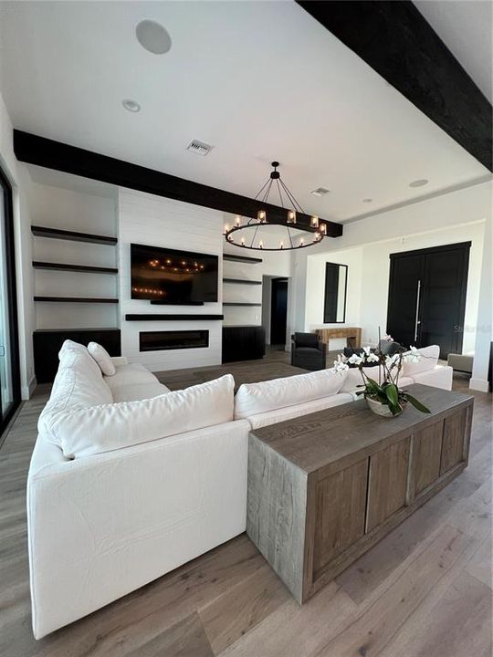 For Sale: $3,150,000 (5 beds, 5 baths, 6362 Square Feet)