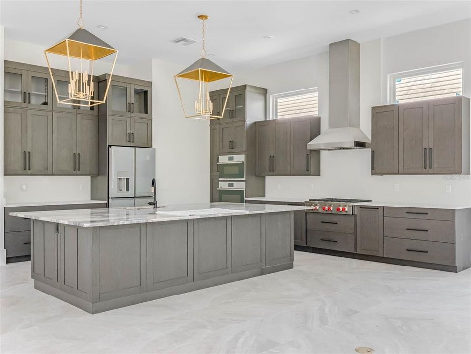For Sale: $3,150,000 (5 beds, 5 baths, 6362 Square Feet)