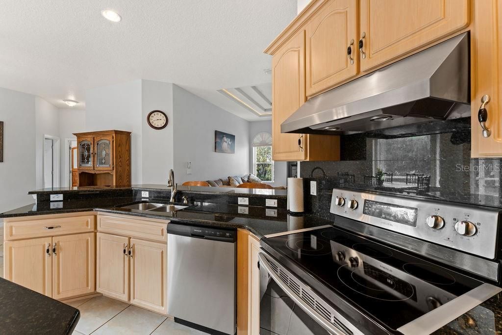 На продажу: $375,000 (3 спален, 2 ванн, 2277 Квадратных фут)