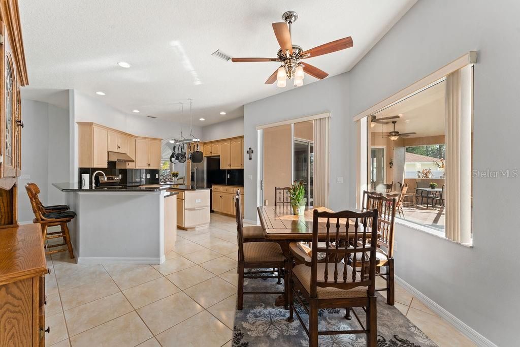 На продажу: $375,000 (3 спален, 2 ванн, 2277 Квадратных фут)