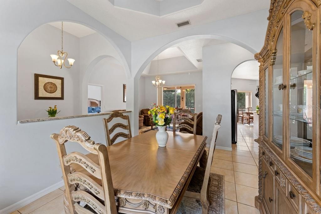 На продажу: $375,000 (3 спален, 2 ванн, 2277 Квадратных фут)