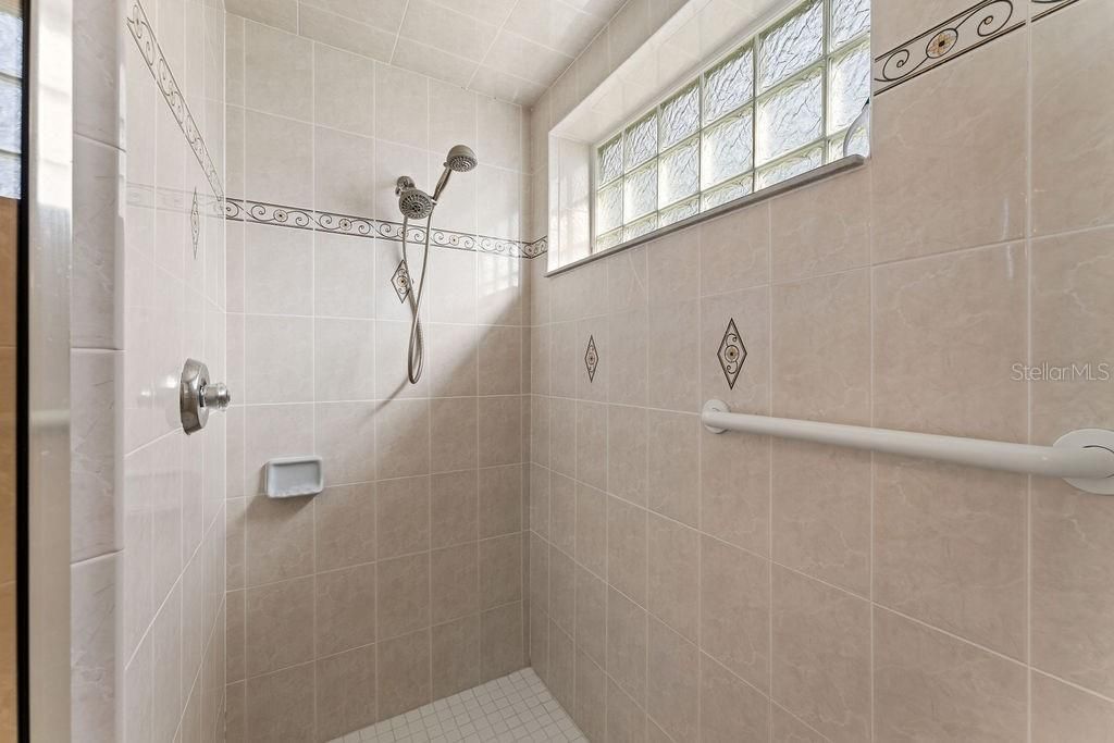 На продажу: $375,000 (3 спален, 2 ванн, 2277 Квадратных фут)