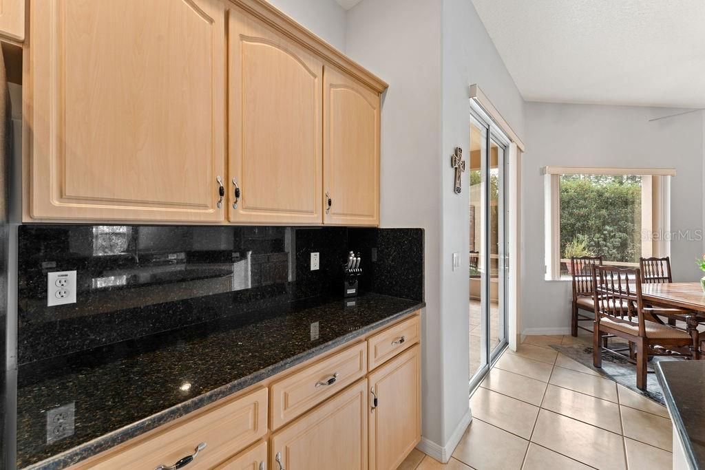 На продажу: $375,000 (3 спален, 2 ванн, 2277 Квадратных фут)