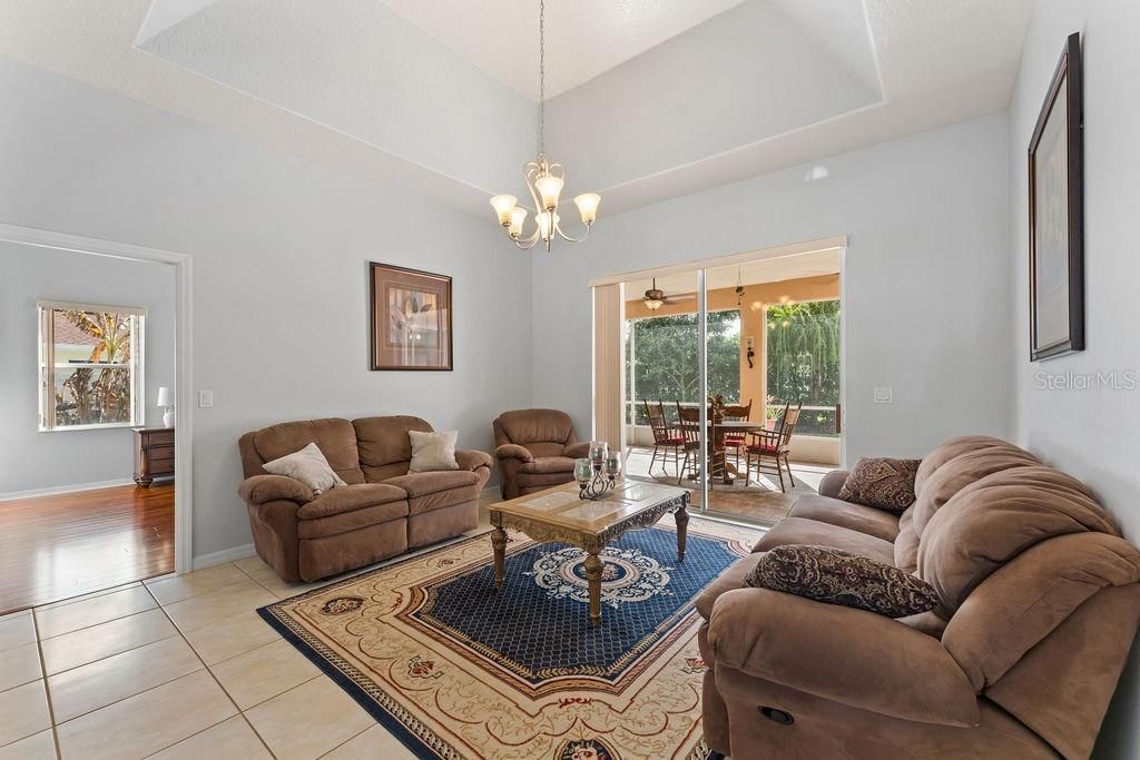 На продажу: $375,000 (3 спален, 2 ванн, 2277 Квадратных фут)