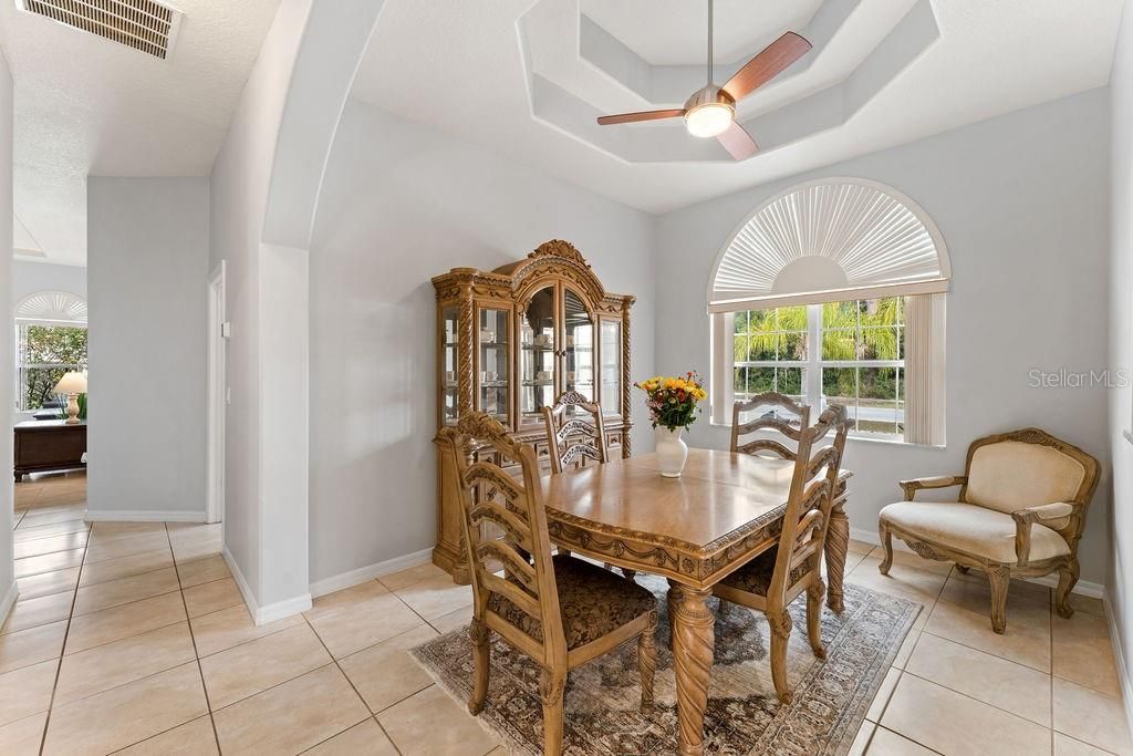 На продажу: $375,000 (3 спален, 2 ванн, 2277 Квадратных фут)