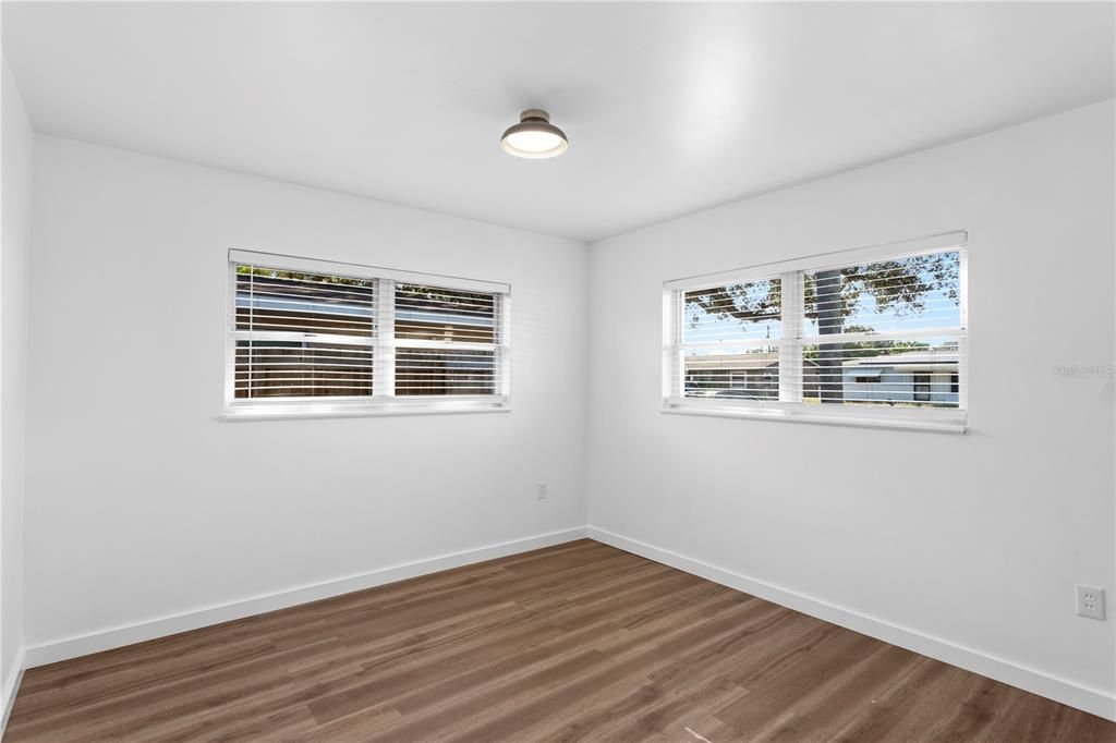 出租: $2,600 (3 贝兹, 1 浴室, 1100 平方英尺)