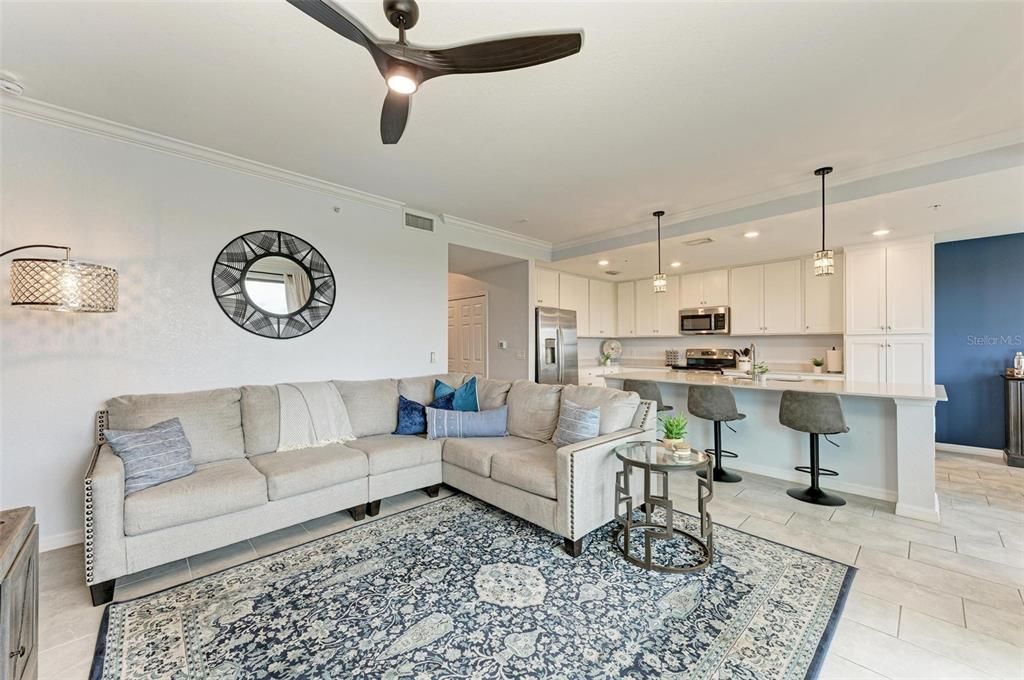 出租: $4,000 (2 贝兹, 2 浴室, 1142 平方英尺)