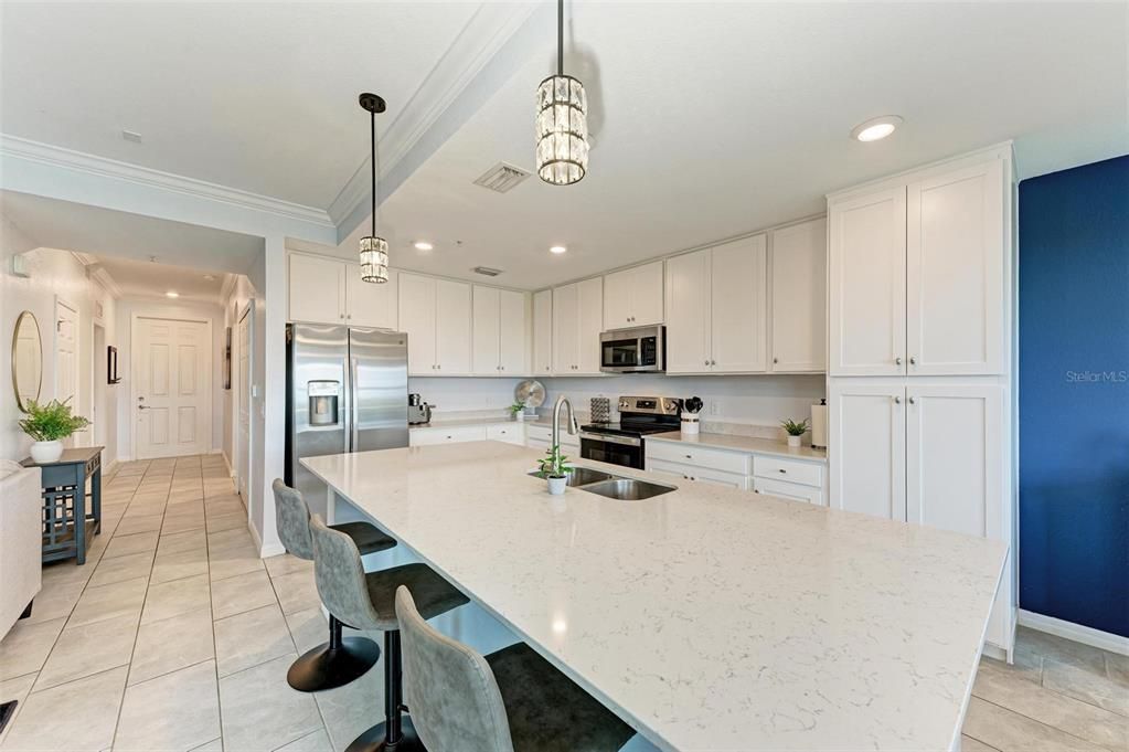 出租: $4,000 (2 贝兹, 2 浴室, 1142 平方英尺)