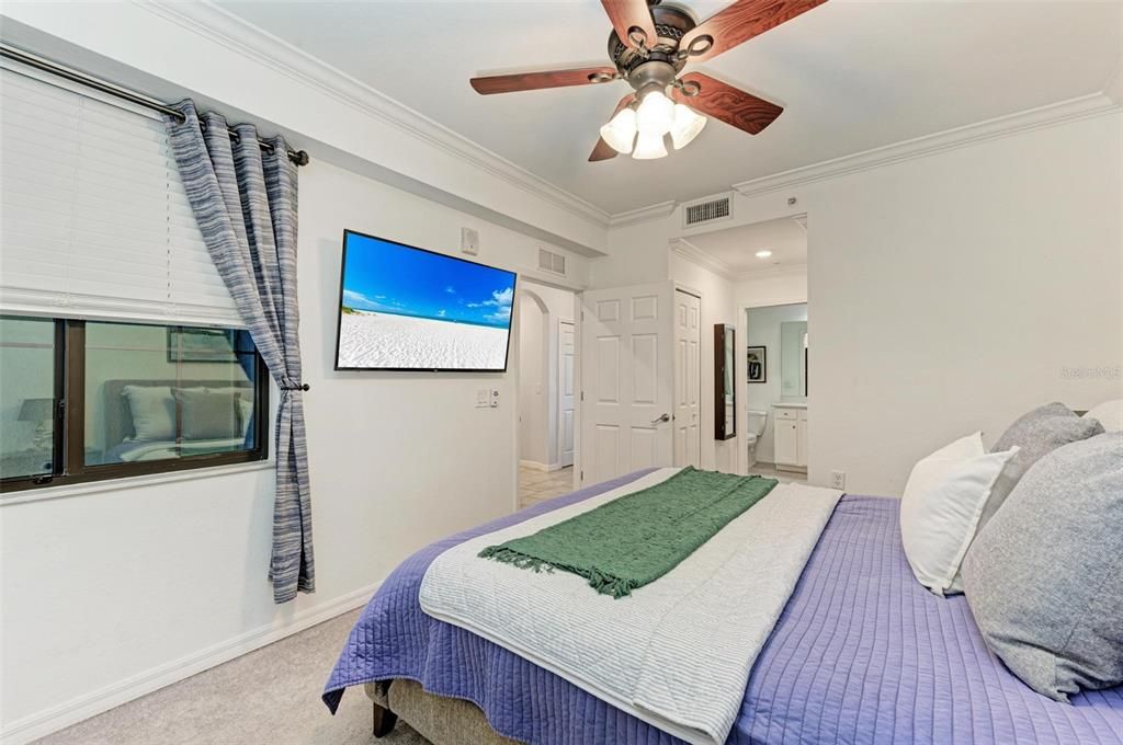 出租: $4,000 (2 贝兹, 2 浴室, 1142 平方英尺)