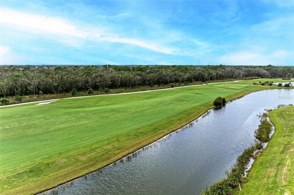 出租: $4,000 (2 贝兹, 2 浴室, 1142 平方英尺)