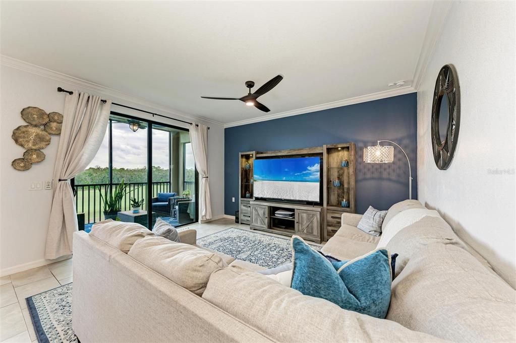 出租: $4,000 (2 贝兹, 2 浴室, 1142 平方英尺)