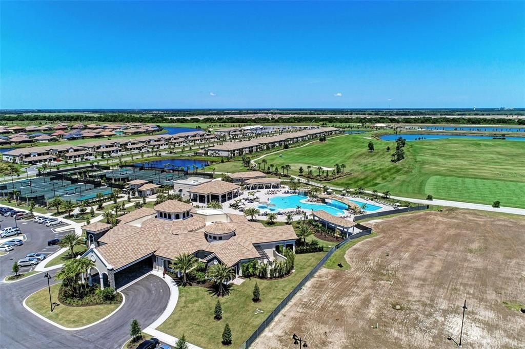 出租: $4,000 (2 贝兹, 2 浴室, 1142 平方英尺)