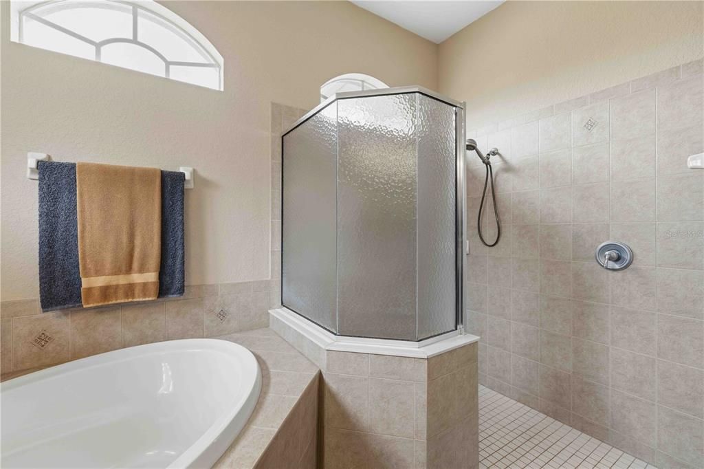 For Sale: $600,000 (3 beds, 2 baths, 2261 Square Feet)