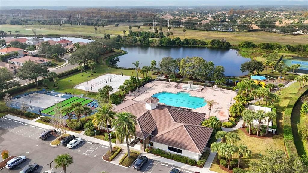 For Sale: $600,000 (3 beds, 2 baths, 2261 Square Feet)