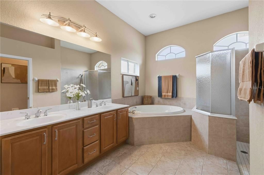 For Sale: $600,000 (3 beds, 2 baths, 2261 Square Feet)