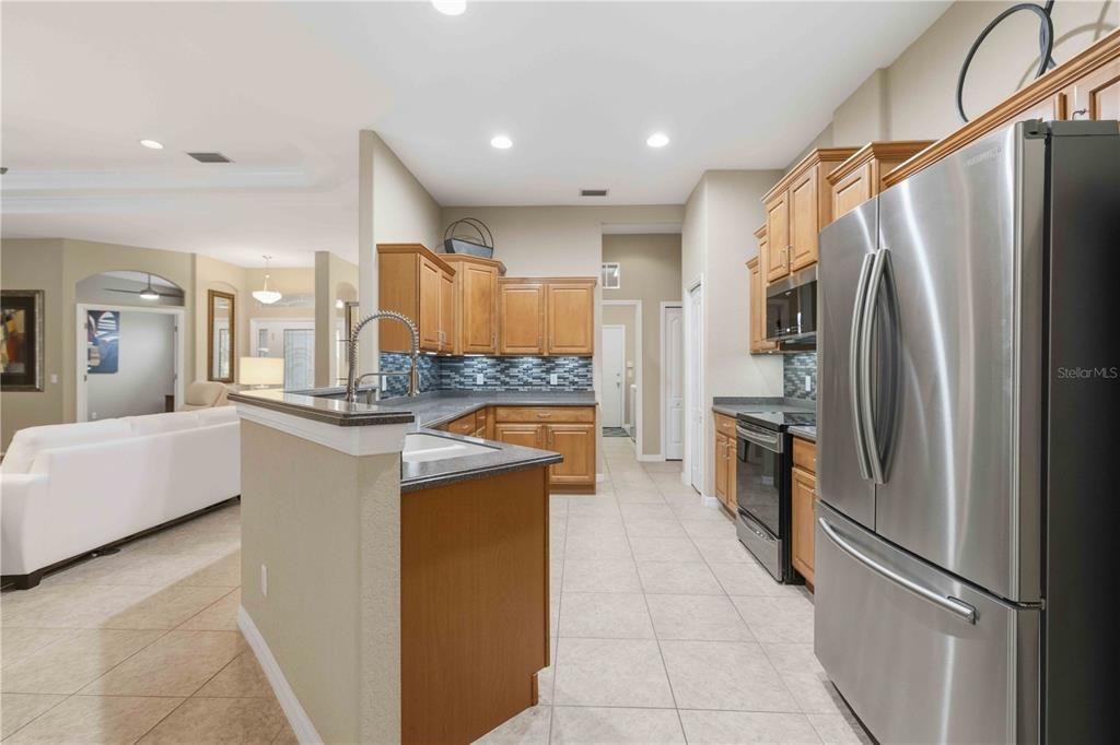 For Sale: $600,000 (3 beds, 2 baths, 2261 Square Feet)