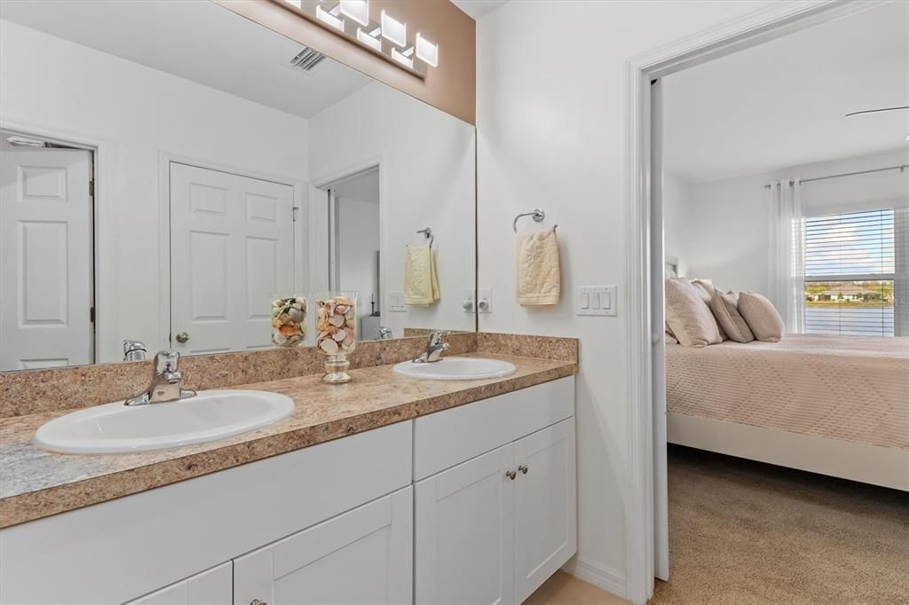 For Sale: $308,000 (2 beds, 2 baths, 1510 Square Feet)