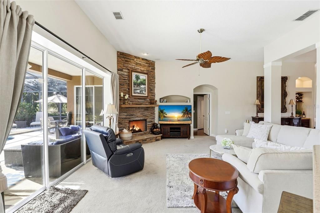 На продажу: $543,500 (3 спален, 2 ванн, 2470 Квадратных фут)