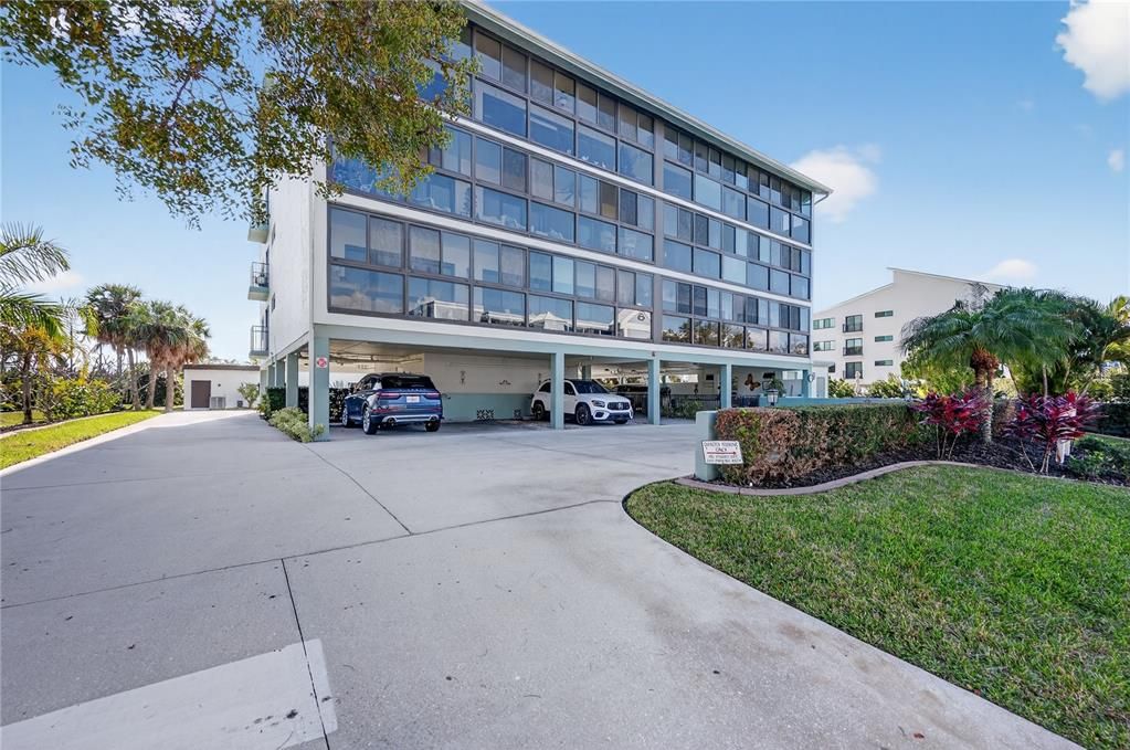 For Sale: $545,000 (2 beds, 2 baths, 2129 Square Feet)