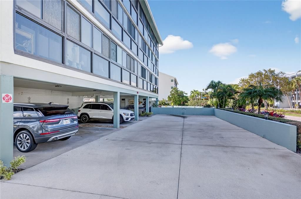 For Sale: $545,000 (2 beds, 2 baths, 2129 Square Feet)