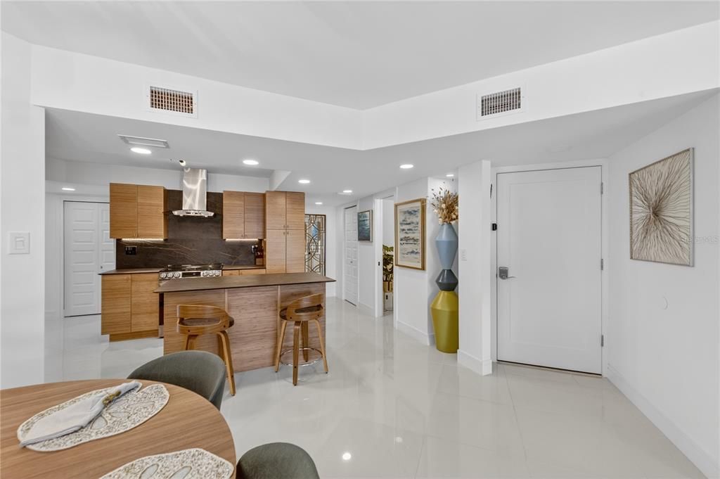 For Sale: $545,000 (2 beds, 2 baths, 2129 Square Feet)