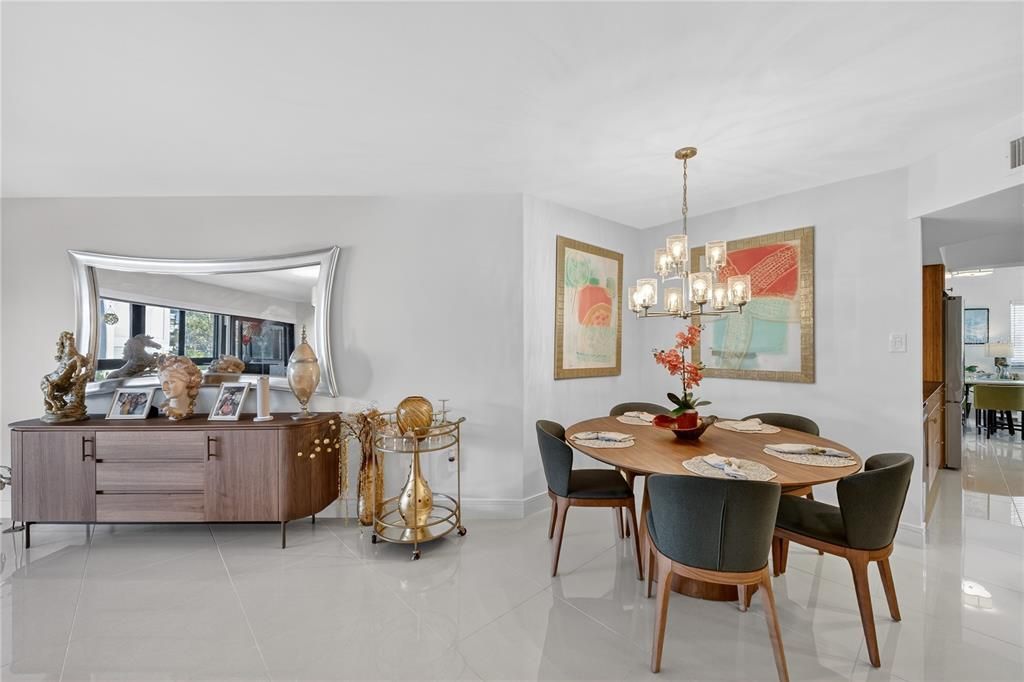 For Sale: $545,000 (2 beds, 2 baths, 2129 Square Feet)