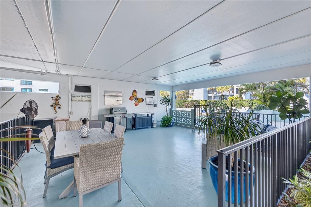 For Sale: $545,000 (2 beds, 2 baths, 2129 Square Feet)