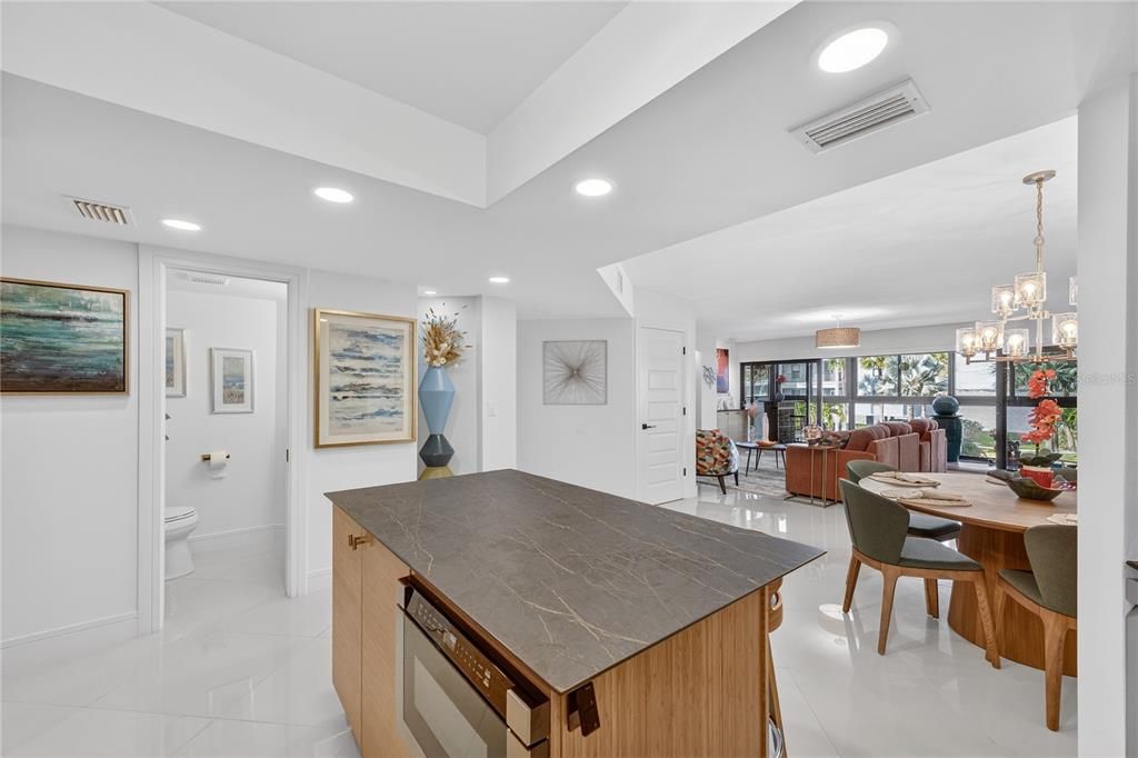 For Sale: $545,000 (2 beds, 2 baths, 2129 Square Feet)