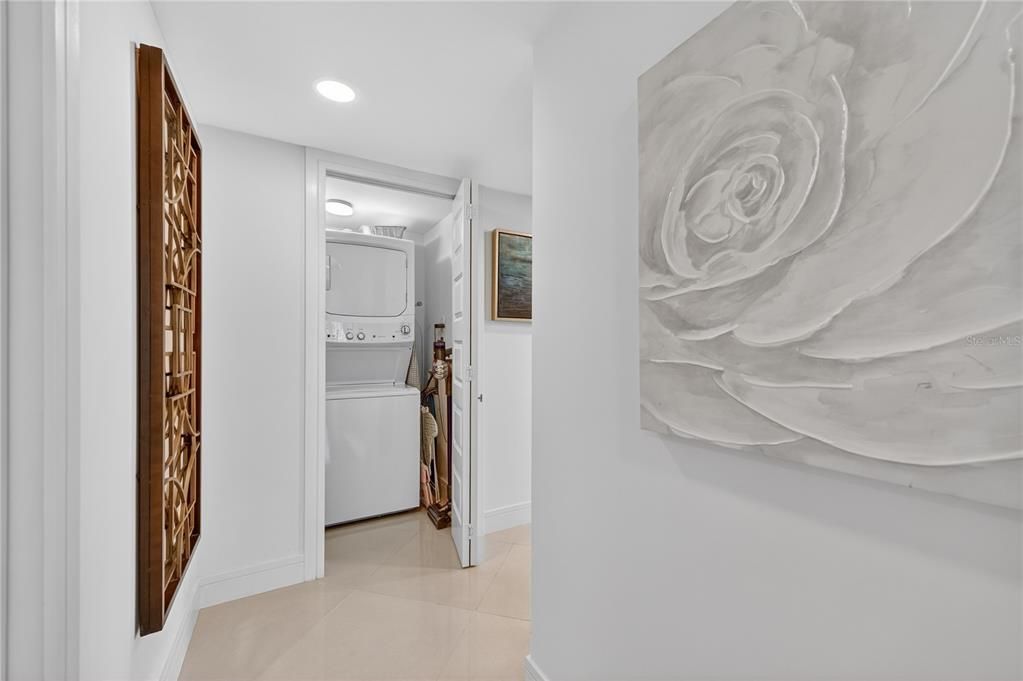 For Sale: $545,000 (2 beds, 2 baths, 2129 Square Feet)