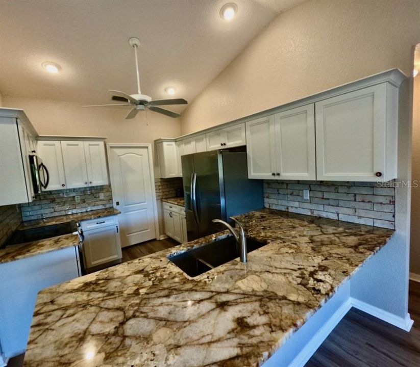 For Sale: $384,900 (3 beds, 2 baths, 1759 Square Feet)