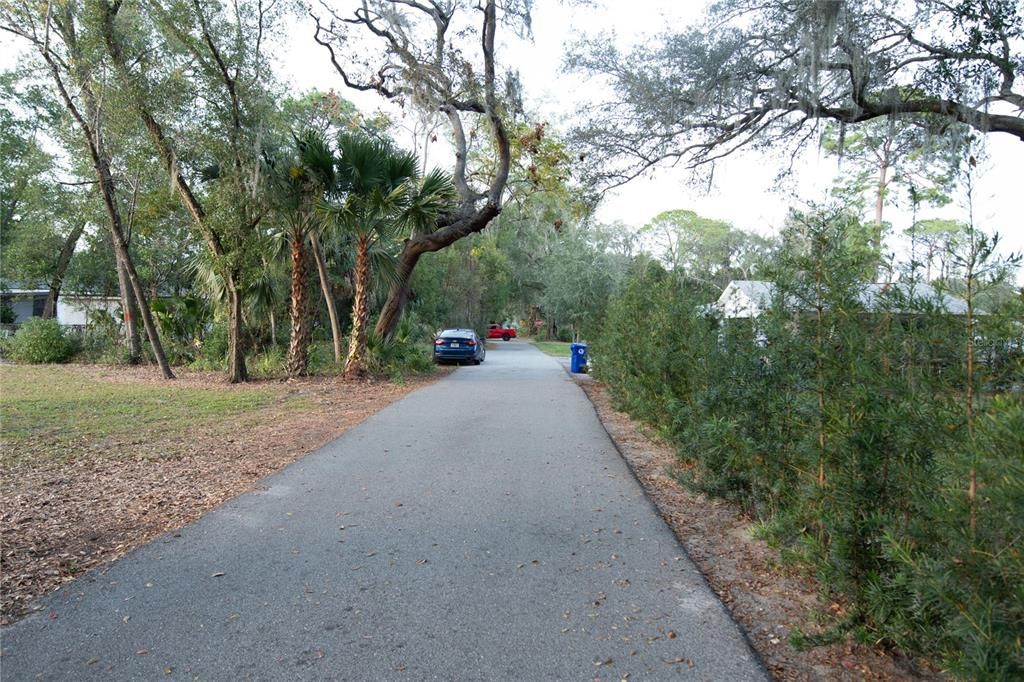 待售: $299,999 (0.49 acres)