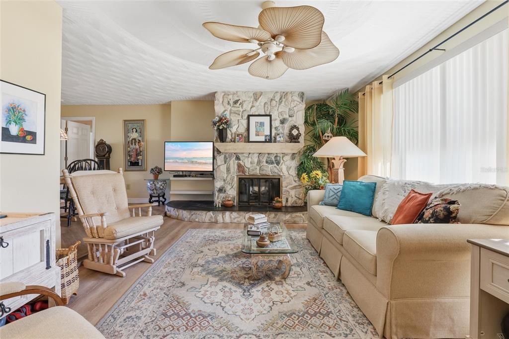 待售: $399,900 (3 贝兹, 2 浴室, 1802 平方英尺)