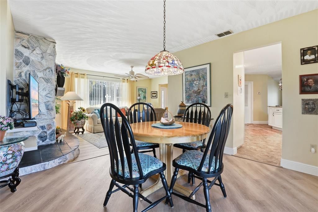 待售: $399,900 (3 贝兹, 2 浴室, 1802 平方英尺)