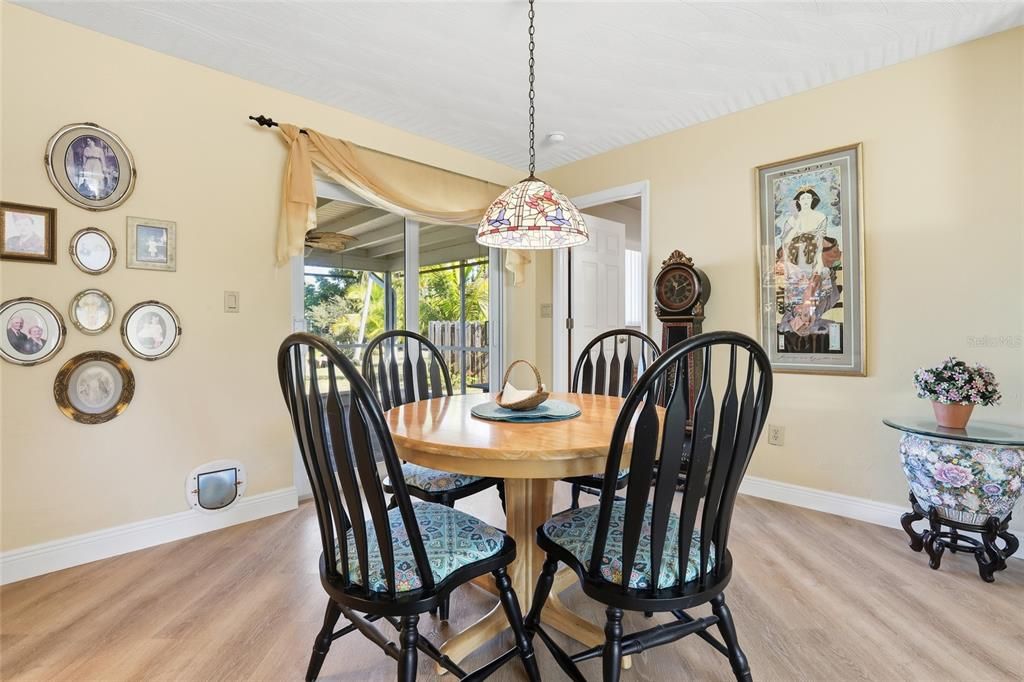 待售: $399,900 (3 贝兹, 2 浴室, 1802 平方英尺)