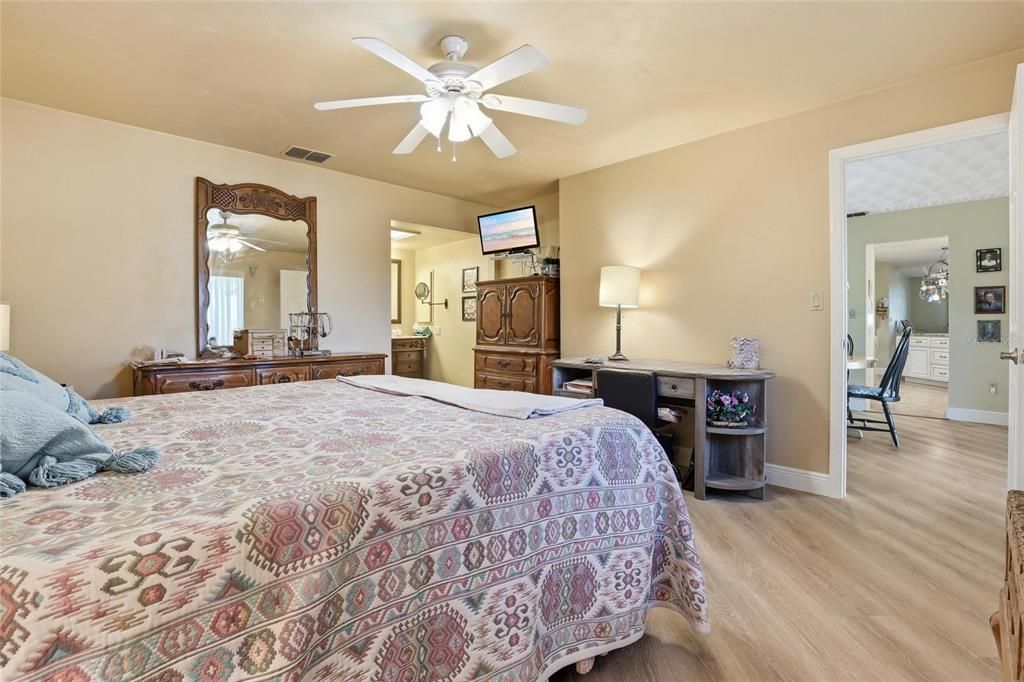 待售: $399,900 (3 贝兹, 2 浴室, 1802 平方英尺)