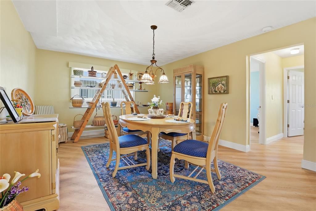 待售: $399,900 (3 贝兹, 2 浴室, 1802 平方英尺)