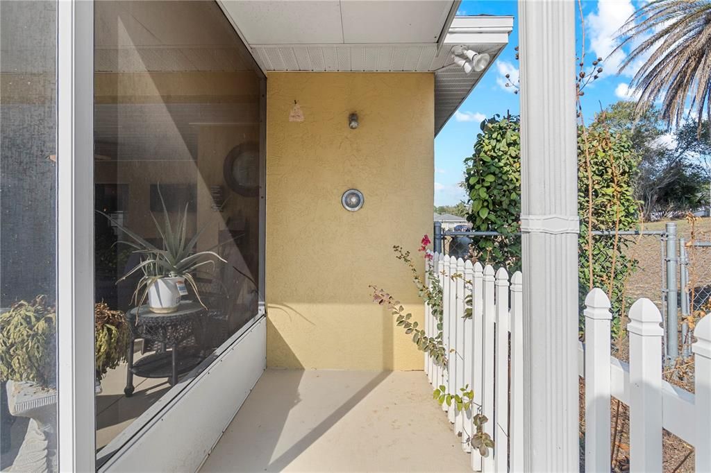 Activo con contrato: $494,450 (4 camas, 2 baños, 2407 Pies cuadrados)