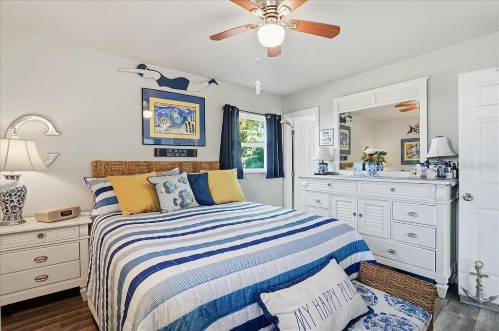 待售: $345,000 (3 贝兹, 2 浴室, 1212 平方英尺)