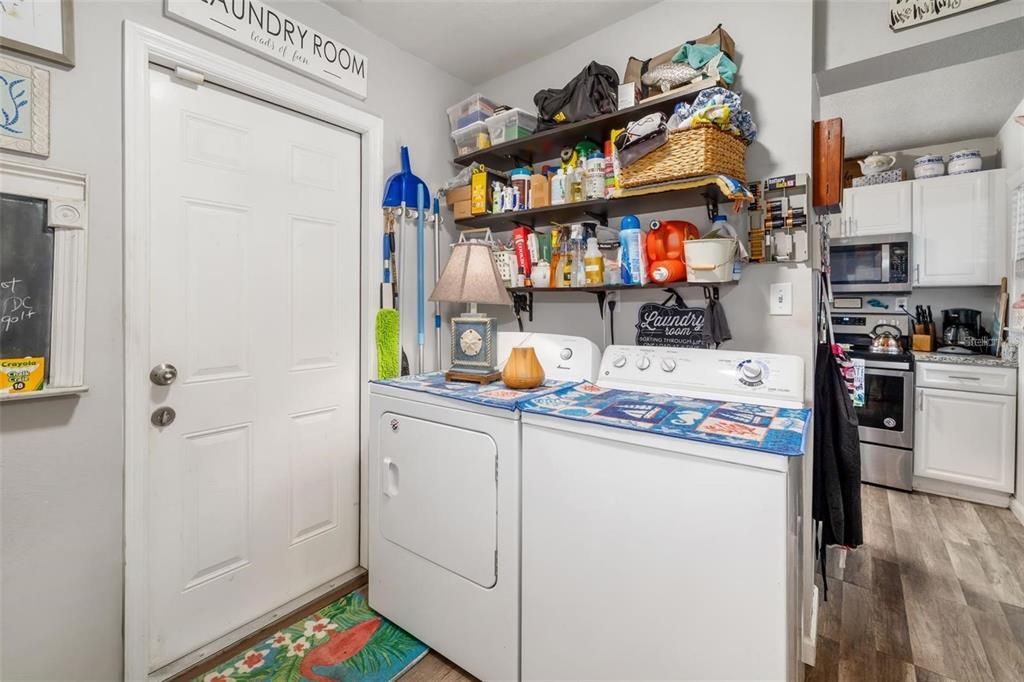 待售: $345,000 (3 贝兹, 2 浴室, 1212 平方英尺)