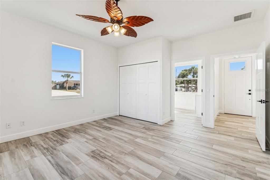 待售: $449,000 (2 贝兹, 2 浴室, 1275 平方英尺)