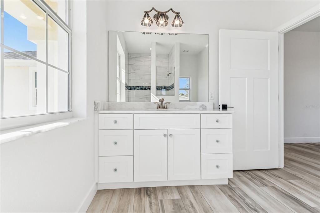 待售: $449,000 (2 贝兹, 2 浴室, 1275 平方英尺)