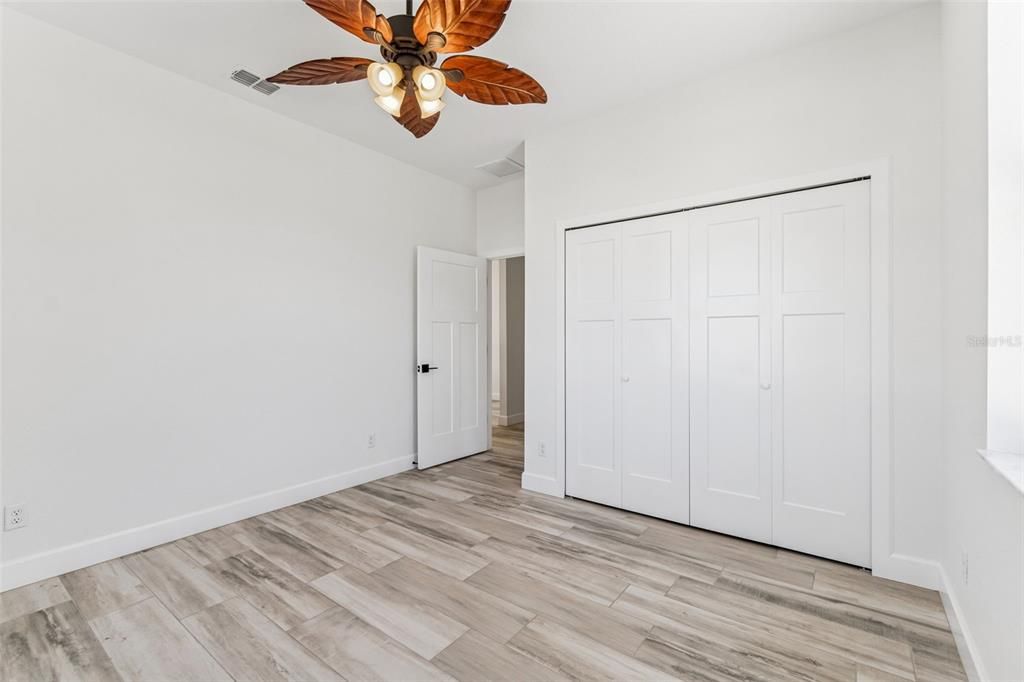 待售: $449,000 (2 贝兹, 2 浴室, 1275 平方英尺)