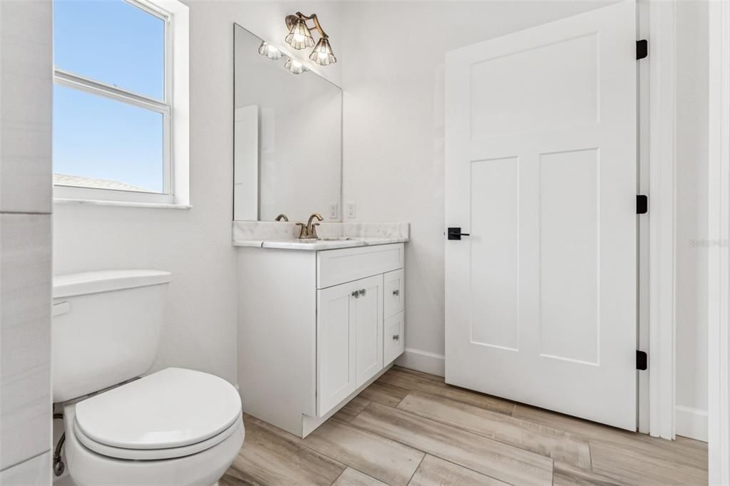 待售: $449,000 (2 贝兹, 2 浴室, 1275 平方英尺)