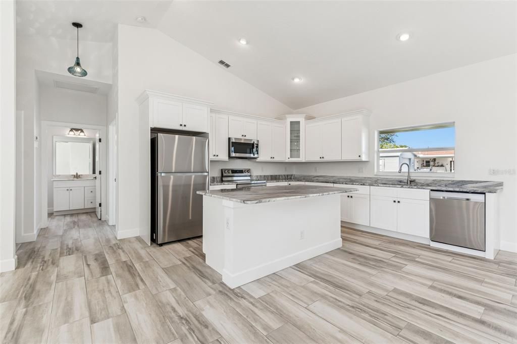 待售: $449,000 (2 贝兹, 2 浴室, 1275 平方英尺)