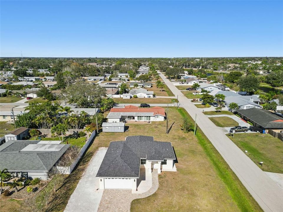 待售: $449,000 (2 贝兹, 2 浴室, 1275 平方英尺)